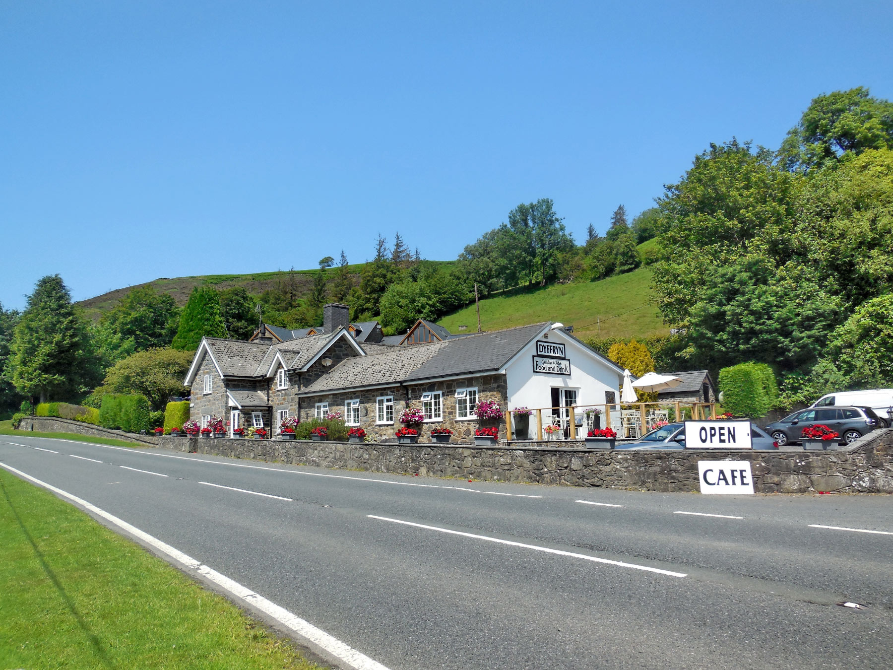 Dyffryn Cafe, Llangadfan